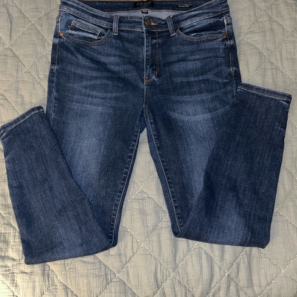Judy Blue Mindi Mid-Rise Non-Distressed Skinny Jeans size 13/31 (size 12)